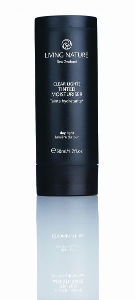 Living Nature Tinted MOISTURE DAY LIGHT, 50ml